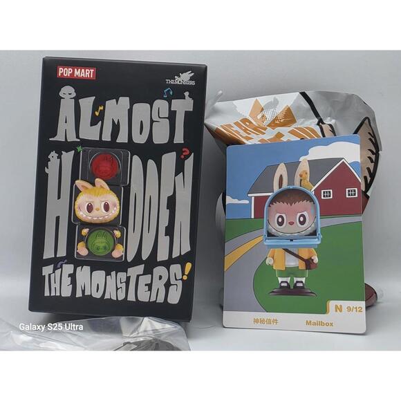 Mailbox THE MONSTERS Almost Hidden Series Figures Open Box Bottom - Picture 1 of 6